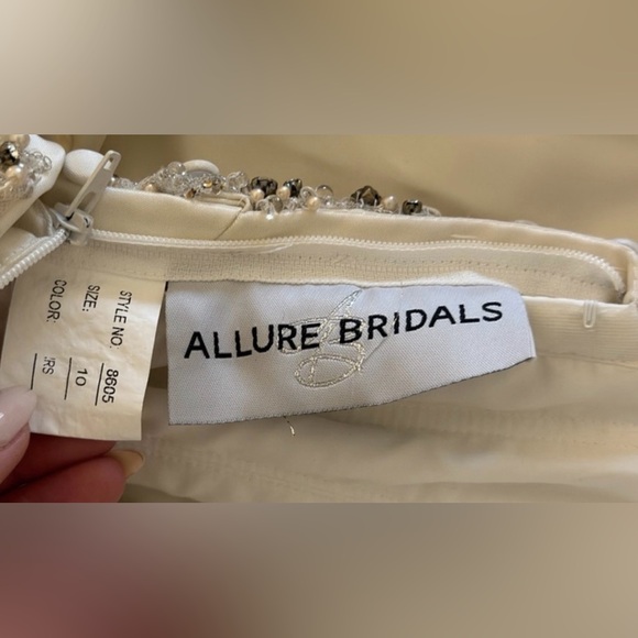 Allure Bridals Fit & Flare Embellished Satin Ivory Dress Wedding Bridal Gown - Picture 8 of 8
